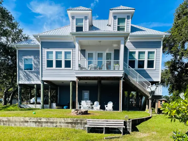 2975 Holley Point Road, Navarre, FL 32566