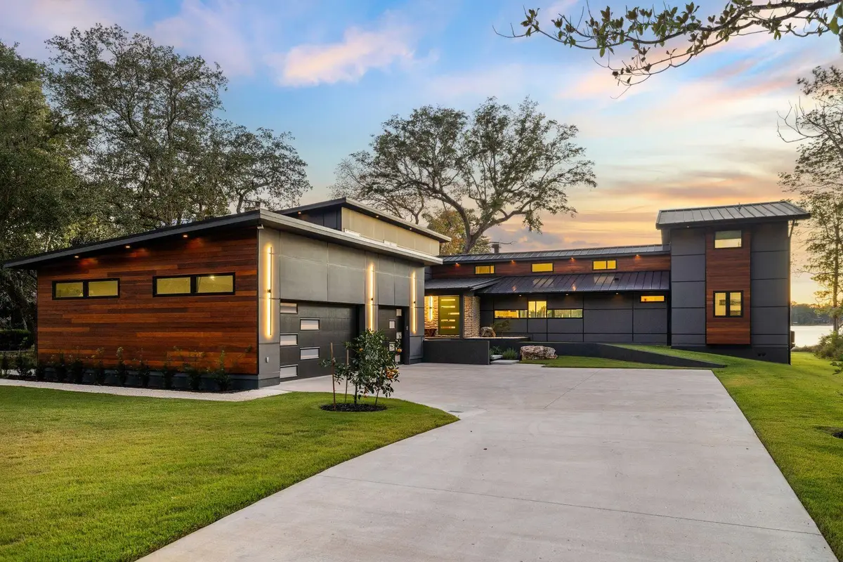 1435 Bayshore Drive, Niceville, FL 32578 - Image #1