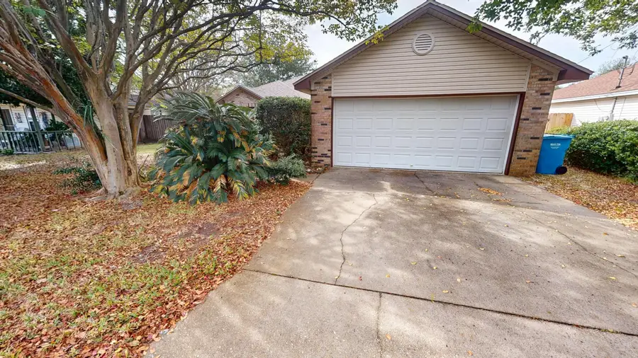 2293 Estate Circle, Navarre, FL 32566 - Image #2