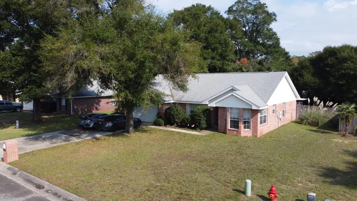 5234 Hawks Nest Drive, Milton, FL 32570 - Image #1