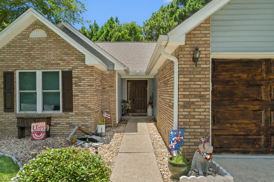 366 Brookwood Boulevard, Mary Esther, FL 32569 - Image #2