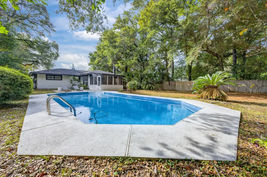 370 Edge Avenue, Valparaiso, FL 32580 - Image #2