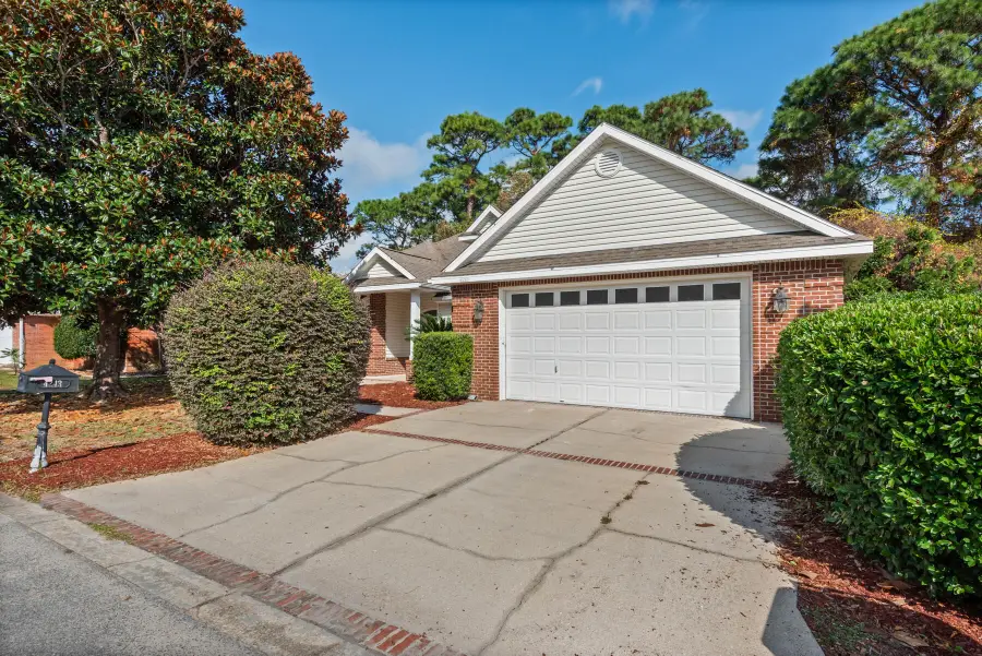 4243 Lost Horse Circle, Niceville, FL 32578 - Image #2
