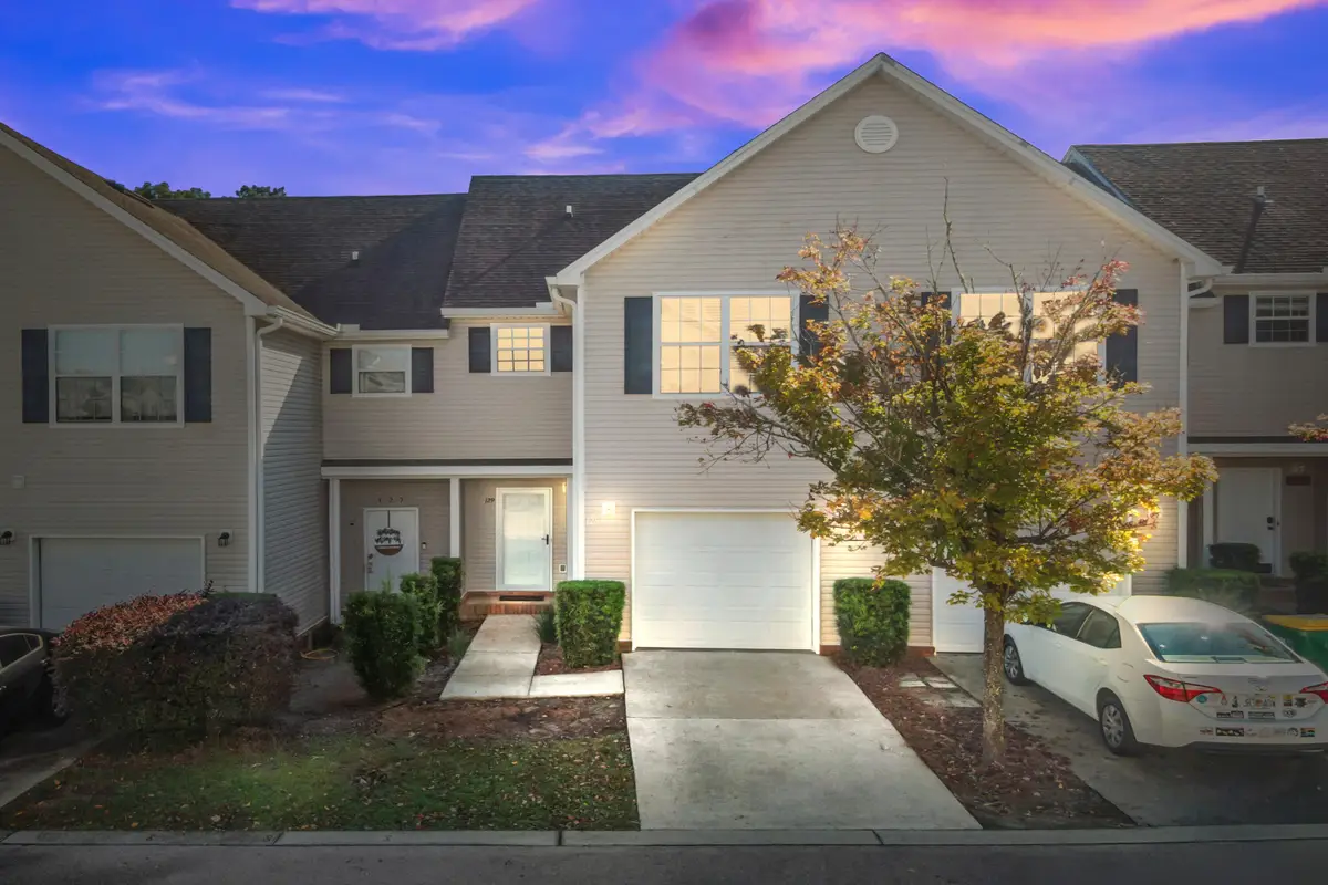 129 Farrah Avenue, Niceville, FL 32578 - Image #1