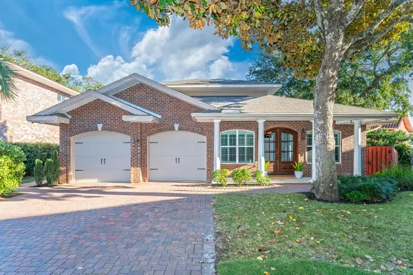 16 Plantation Oaks Drive, Mary Esther, FL 32569