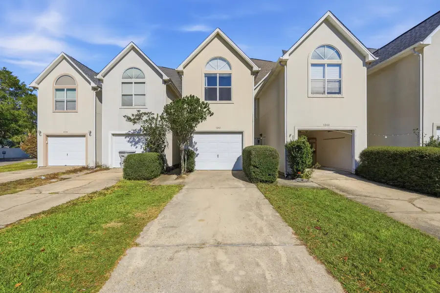 7242 Grimms Landing, Navarre, FL 32566 - Image #2