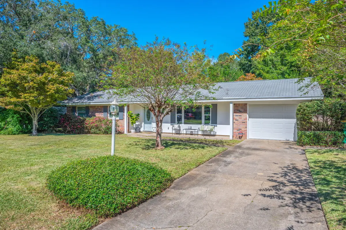 121 Priscilla Drive, Fort Walton Beach, FL 32547 - Image #1