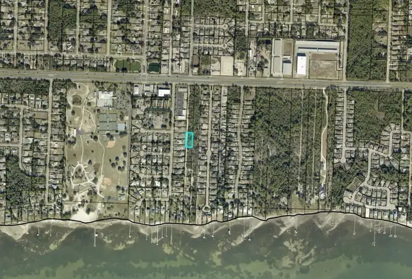 xx Lillian Lane, Navarre, FL 32566