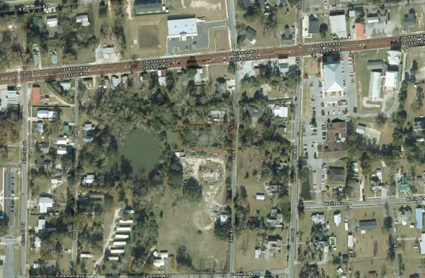 736 2nd Street, Chipley, FL 32428