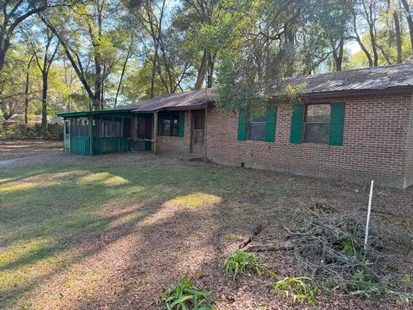 98 Trucking Lane, Ponce De Leon, FL 32455