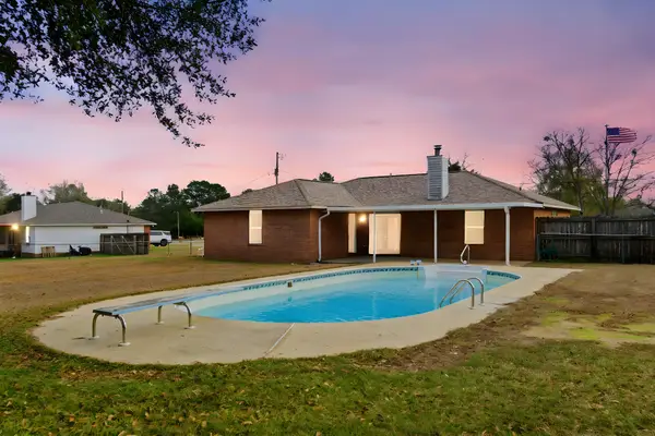 1000 Heathrow Drive, Cantonment, FL 32533