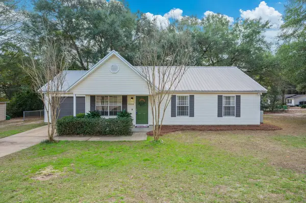 2534 Sunset Drive, Crestview, FL 32536