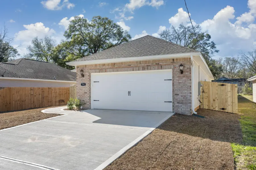 751 E Chestnut East Avenue, Crestview, FL 32536 - Image #3