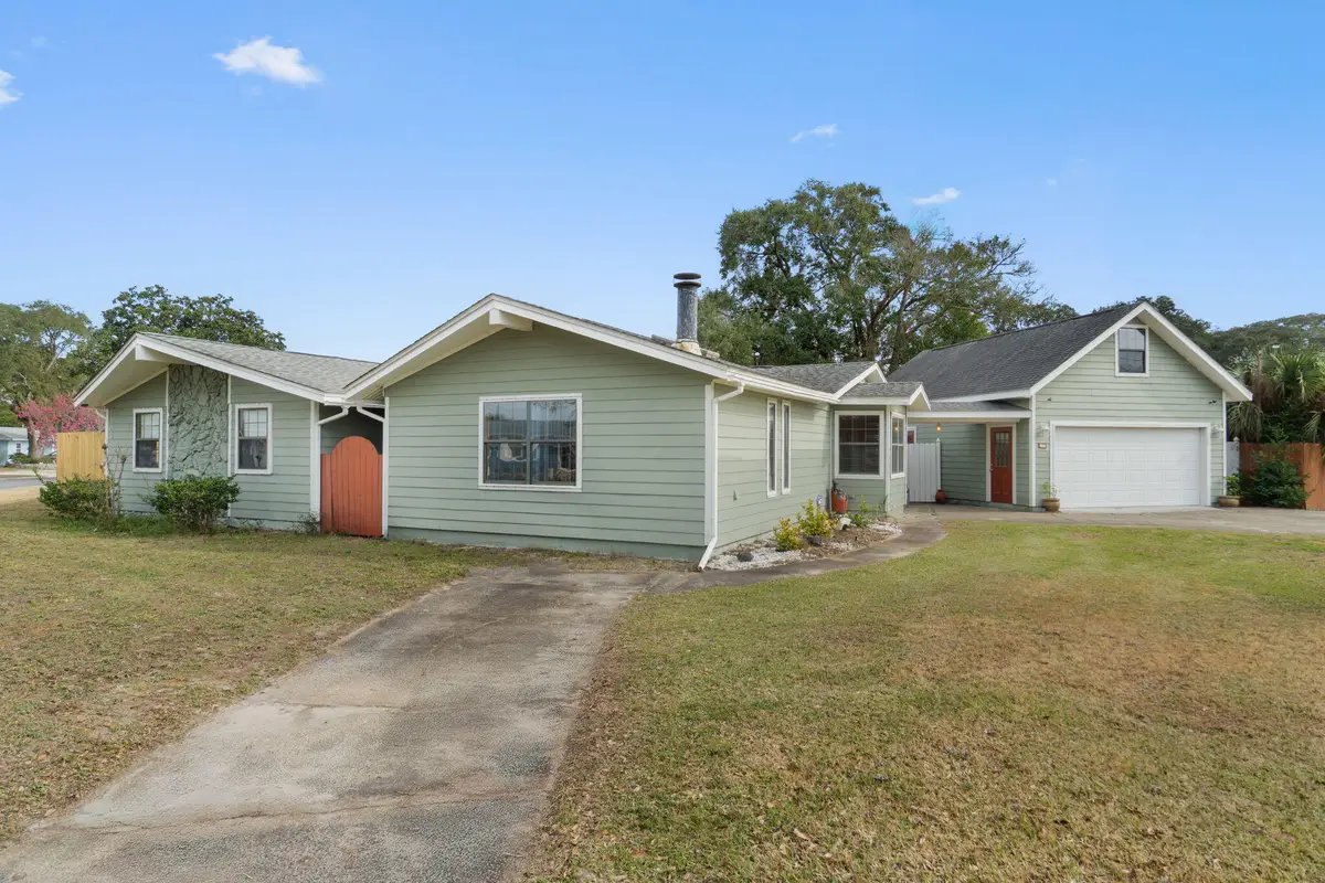 103 SW Cedar Avenue, Fort Walton Beach, FL 32548 - Image #1