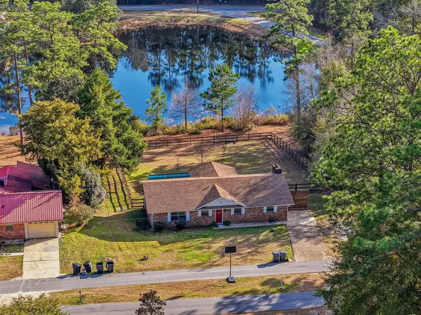 149 Pine Hill Drive, DeFuniak Springs, FL 32435