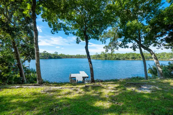 1013 Lake Drive, Niceville, FL 32578