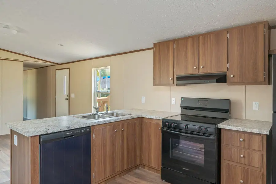 382 W Royal Palm Ave, Defuniak Springs, FL 32433 - #2