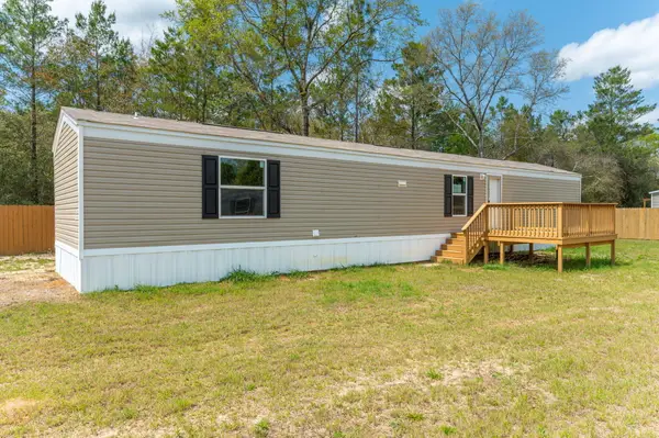 402 W Royal Palm Ave, DeFuniak Springs, FL 32433