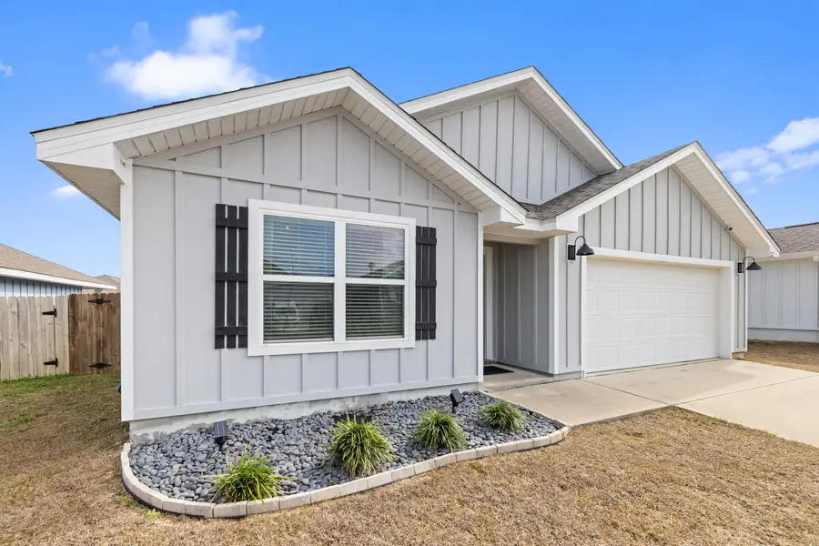 211 Laurel Hill Street, Crestview, FL 32539 - #3