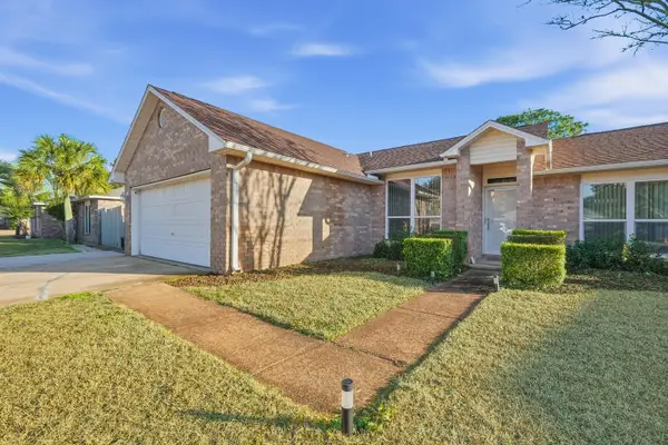 8563 Vehlin Court, Navarre, FL 32566