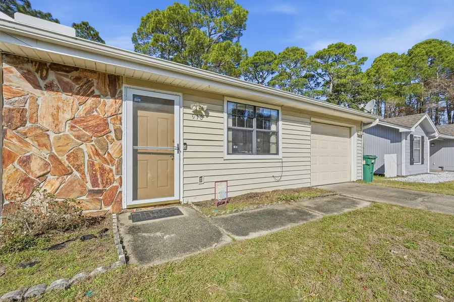 910 Nutmeg Avenue, Niceville, FL 32578 - #2