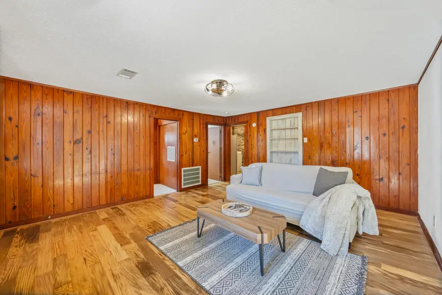 894 E Williams Avenue, Crestview, FL 32539 - #3