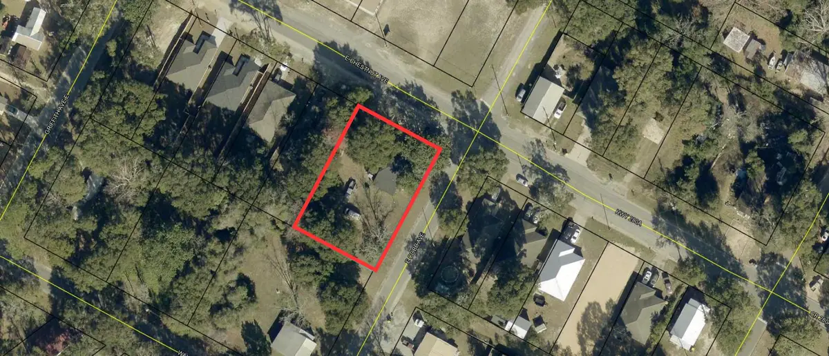 625 E Chestnut Avenue, Crestview, FL 32539 - #1