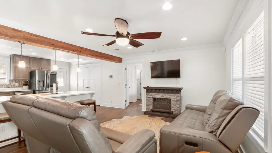 521 W Juniper Avenue, Defuniak Springs, FL 32433 - #2