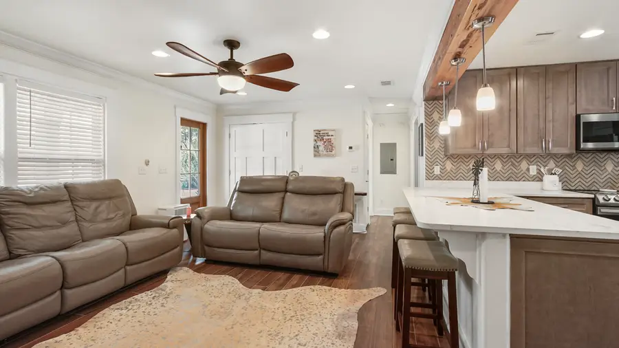 521 W Juniper Avenue, Defuniak Springs, FL 32433 - #3