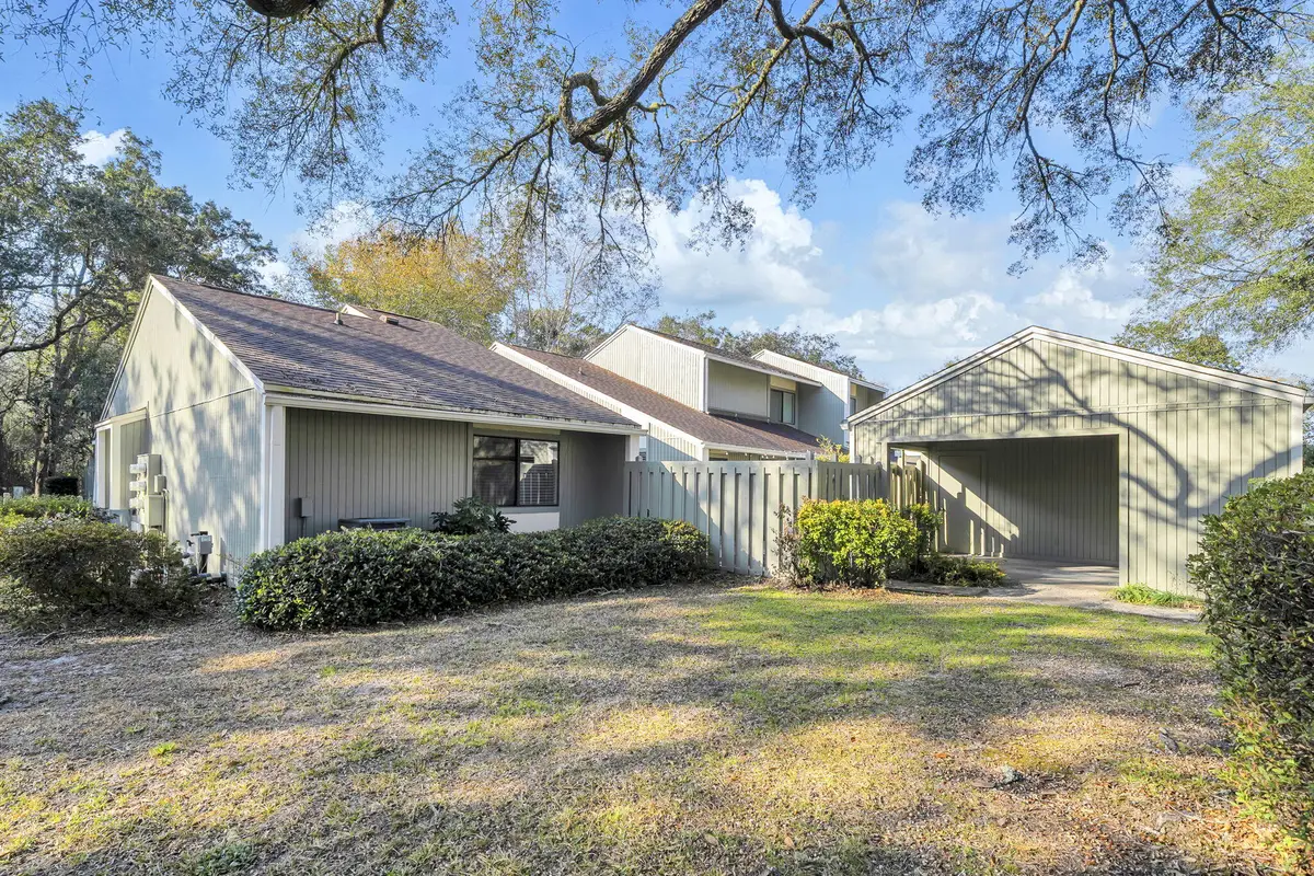 800 Bay Drive #APT 05, Niceville, FL 32578 - #1