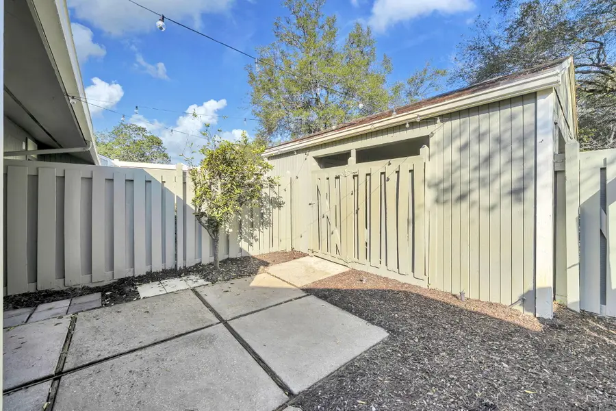 800 Bay Drive #APT 05, Niceville, FL 32578 - #3