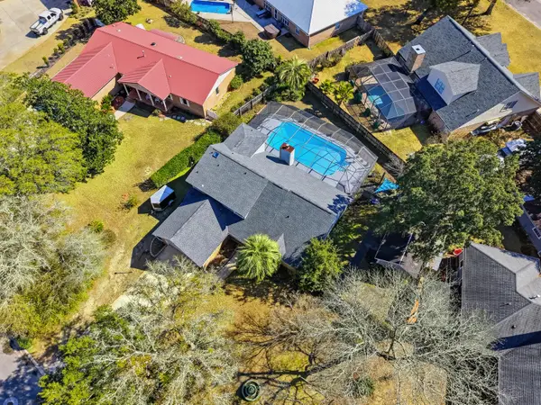 395 Jasmine Avenue, Valparaiso, FL 32580