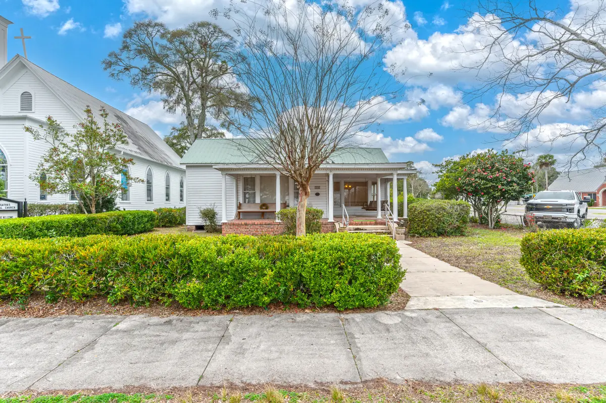 132 Circle Drive, Defuniak Springs, FL 32435 - #1