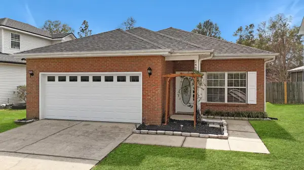 2490 S Lakeview Drive, Crestview, FL 32536