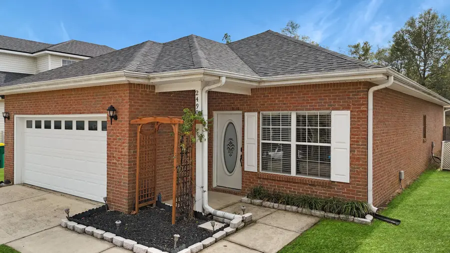 2490 S Lakeview Drive, Crestview, FL 32536 - #3