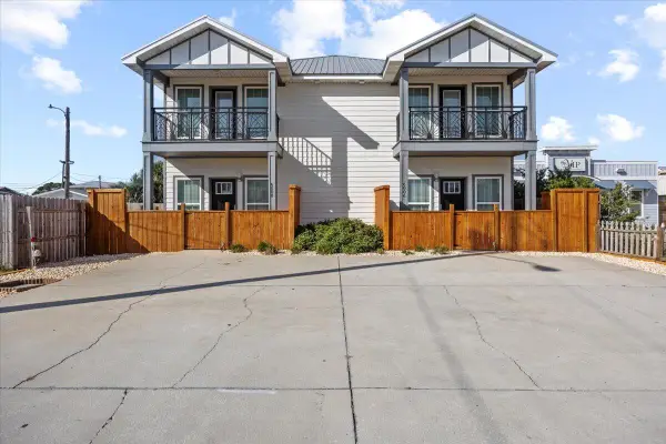 6006 Thomas Drive, Panama City Beach, FL 32408