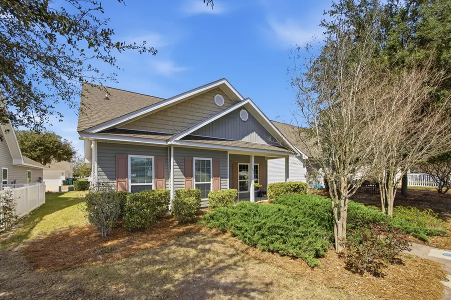 102 Cornelia Street, Freeport, FL 32439 - #3