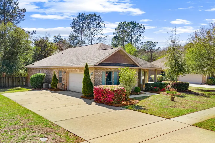 100 Camellia Court, Freeport, FL 32439 - #3