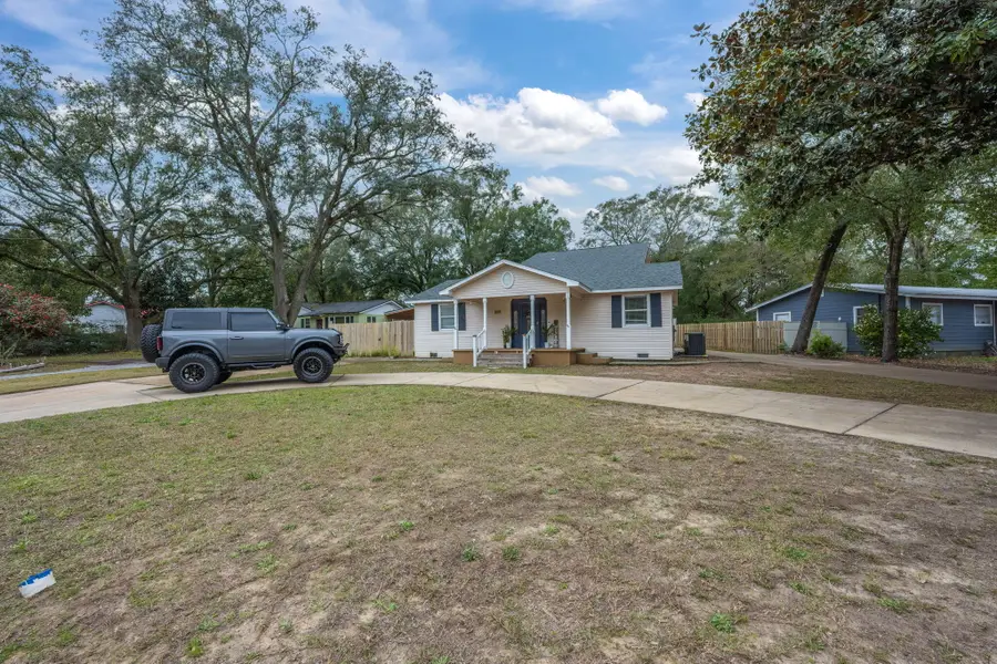 255 Edge Avenue, Valparaiso, FL 32580 - #2