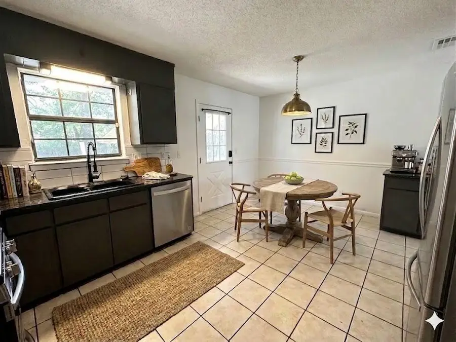 556 Lee Avenue, Crestview, FL 32539 - #2