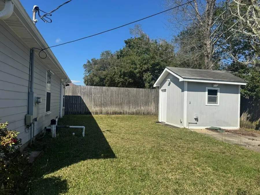 451 W Park Drive, Mary Esther, FL 32569 - #3