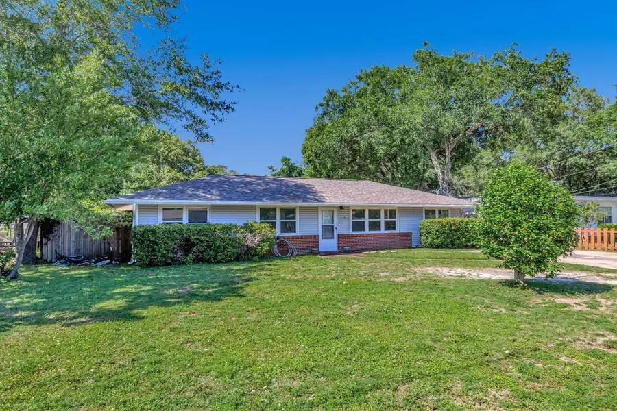 17 NW Highland Drive, Fort Walton Beach, FL 32548 - #3