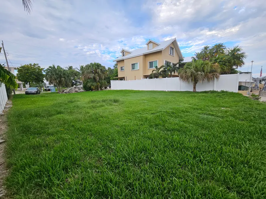 313 Woods Avenue, Tavernier, FL 33070 - Image #3