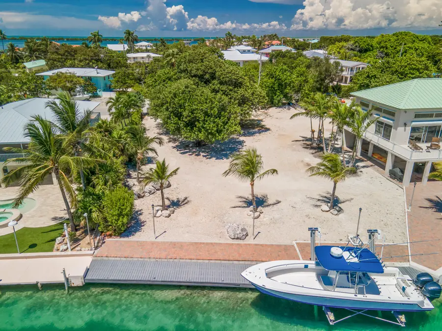 219 W Seaview Drive, Duck Key, FL 33050 - Image #2