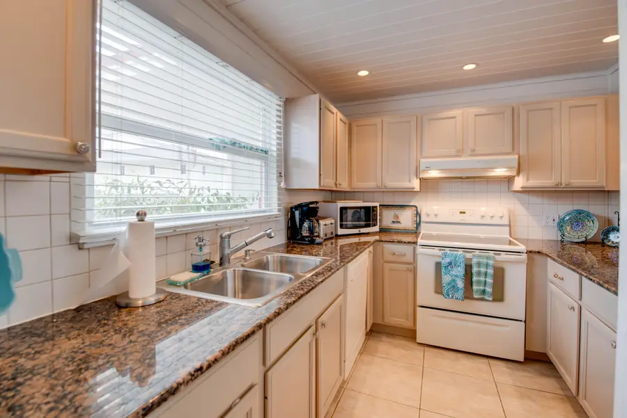 32 Hilton Haven Road #9, Key West, FL 33040 - Image #2