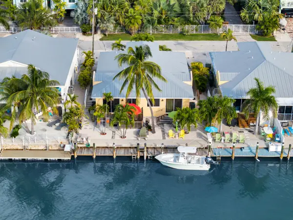 461 & 471 3rd Street, KEY COLONY, FL 33051