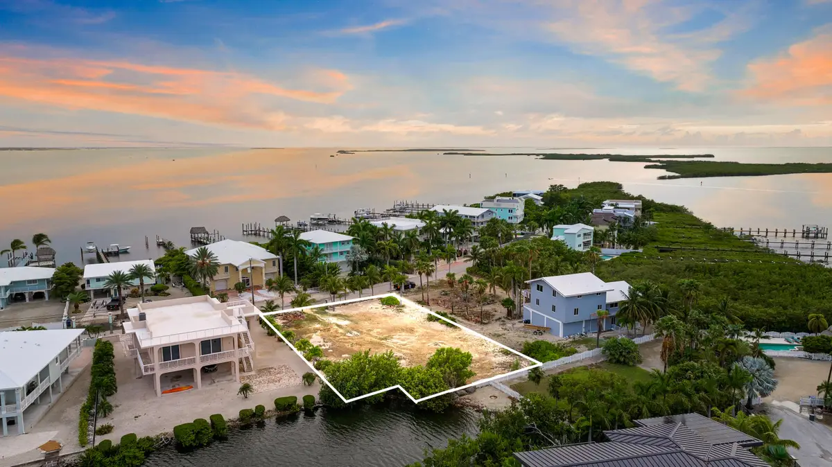 86 N Bounty Lane, Key Largo, FL 33037 - Image #1
