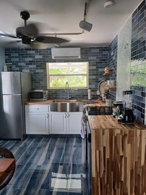 100 Palmetto Avenue, Tavernier, FL 33070 - Image #1