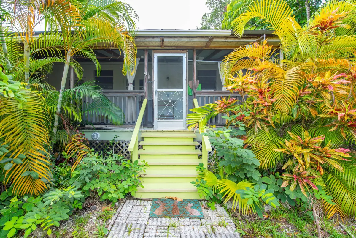 687 & 689 Crane Boulevard, Summerland Key, FL 33042 - Image #1