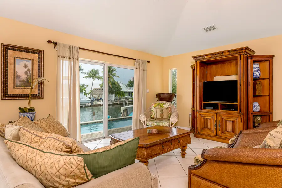 260 Sadowski Causeway, Key Colony Beach, FL 33051 - Image #2